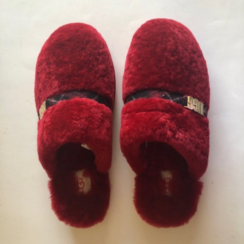 UGG Dalla Plaid Shearling Red Slipper. Size: 7, 8, 10. Sheepskin. Fur